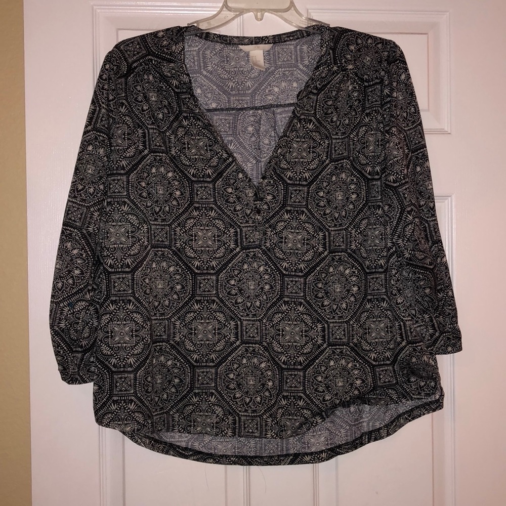 Like new H&M tulip hem top